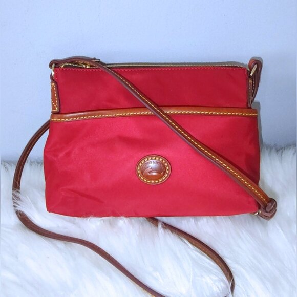 Dooney & Bourke Handbags - Dooney & Bourke nylon crossbody bag EUC